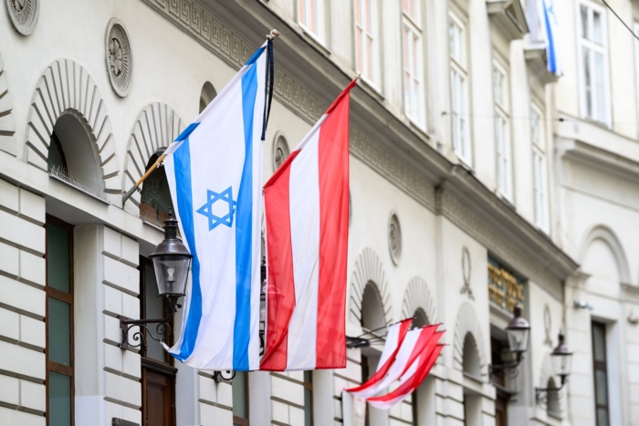 Izraeli zászló letépése, antiszemita röpcédulák: újabb incidensek Bécsben