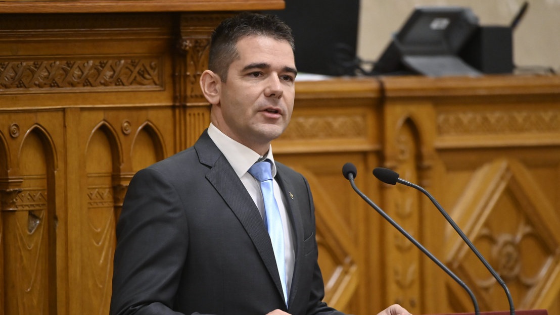 Jókorát zsidózott Novák Előd a Parlamentben