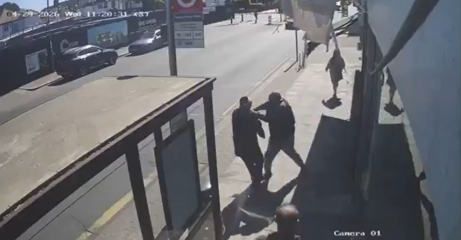 Két zsidó férfit késeltek meg egy londoni zsinagóga előtt